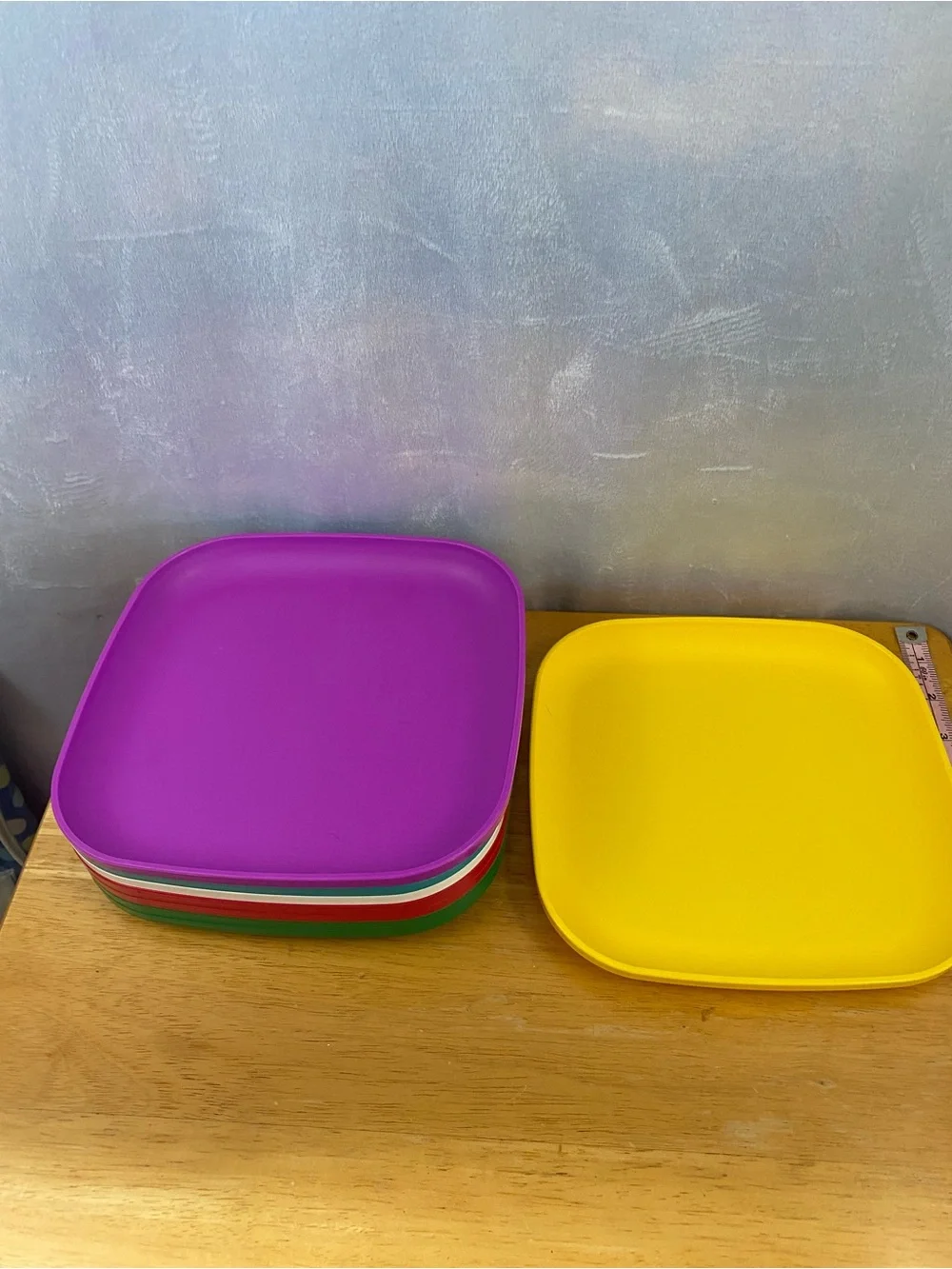 Vintage Tupperware Stackable Plates 1534 Set of 8